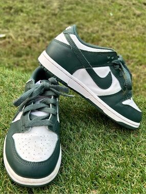 Nike Dunk Low , Kids Size 1Y,Boys Girls Gorge Green White FB9109-120 Sneakers